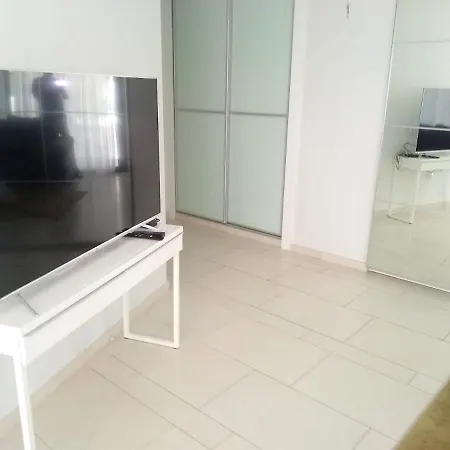 2 Bedrooms With Shared Pool And Wifi At Mar Apartment